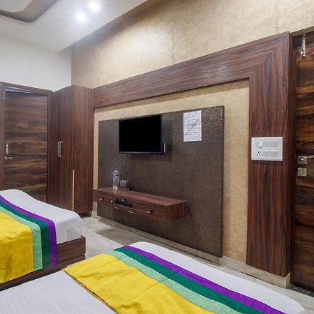 Itsy Hotels Shree Anand Dham, Vrindavan Exterior photo